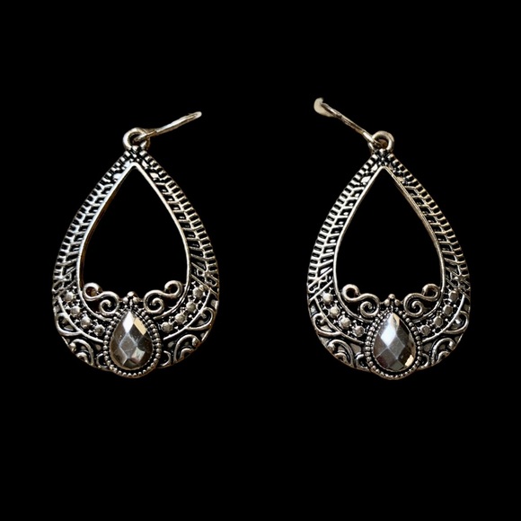 Ornate Teardrop Silver Plated Fashion Earrings Woman’s Jewelry Scrolled Design - Picture 5 of 5